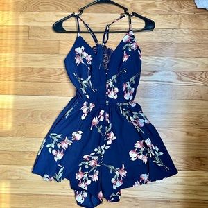 NEW WITH TAGS! Navy Floral Lightweight Lace Back Romper